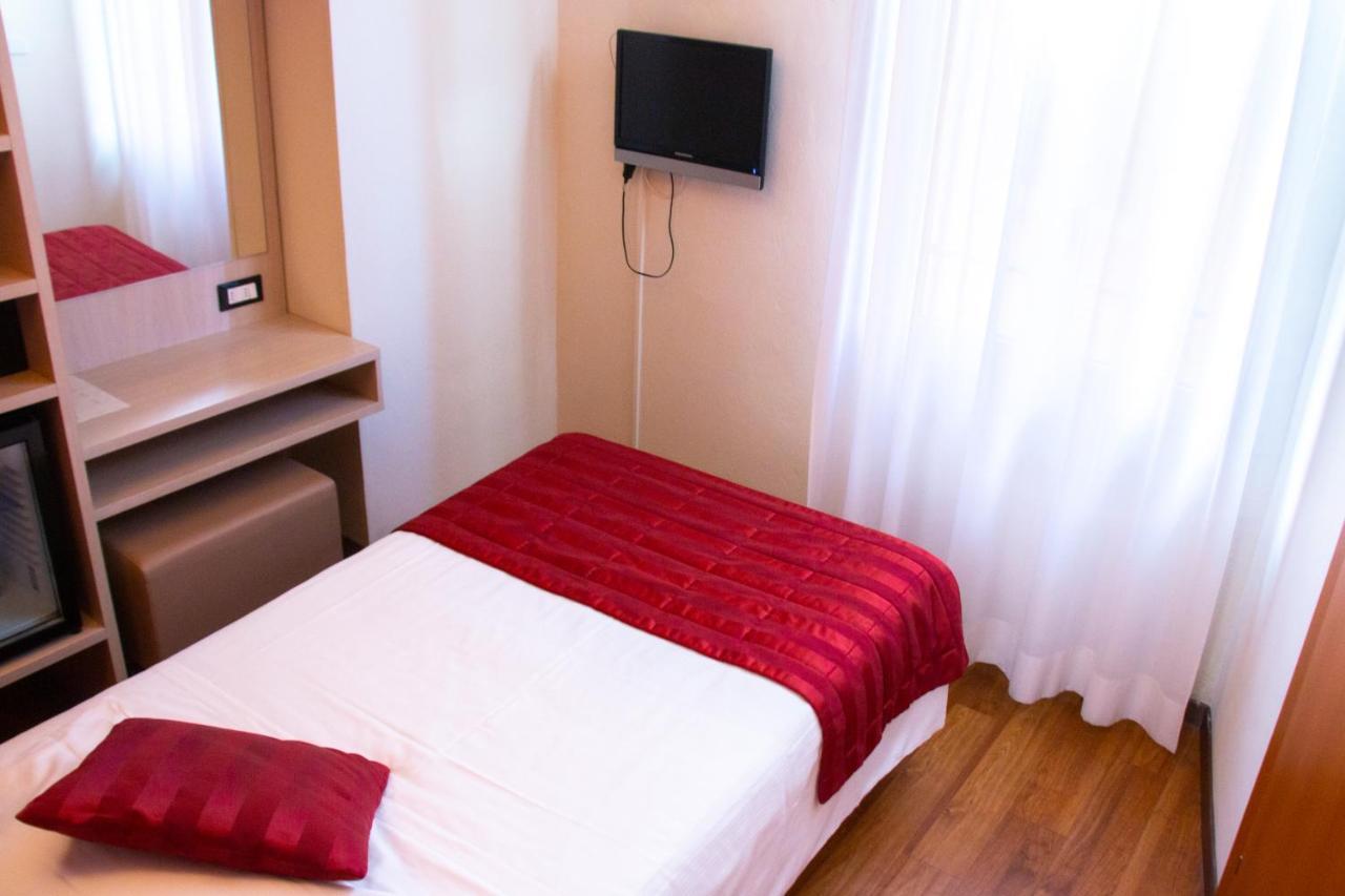 Hotel Accademia Bologna Esterno foto